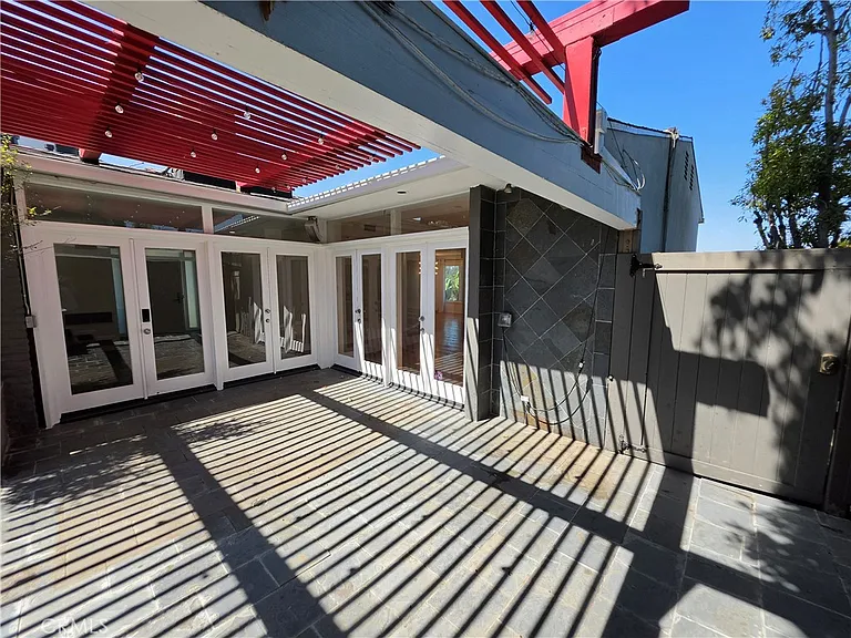 310 S Thurston Ave — Photo 54