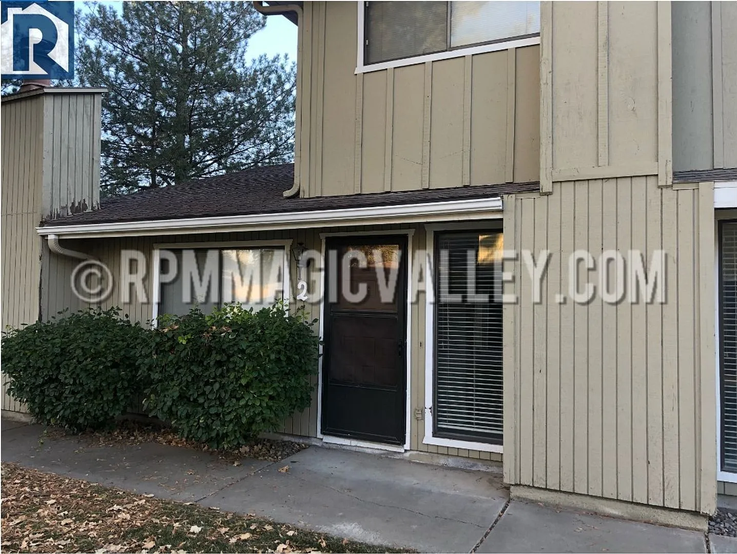 747 Meadows Drive #2, 2 Bed, 1.5 Bath — Photo 2