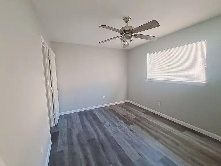 817 Bluebird Dr — Photo 12