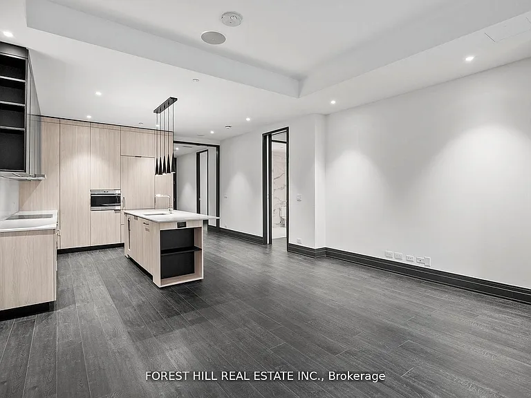 2 Avenue Rd #1402 — Photo 4