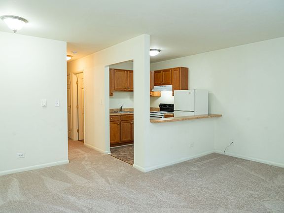 5th image of 2206 N Berkshire Rd APT 8