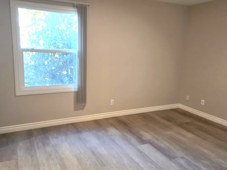 11230 Camarillo St #101 — Photo 13