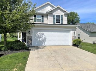 1143 Lighthouse Pointe Dr, Painesville, OH 44077