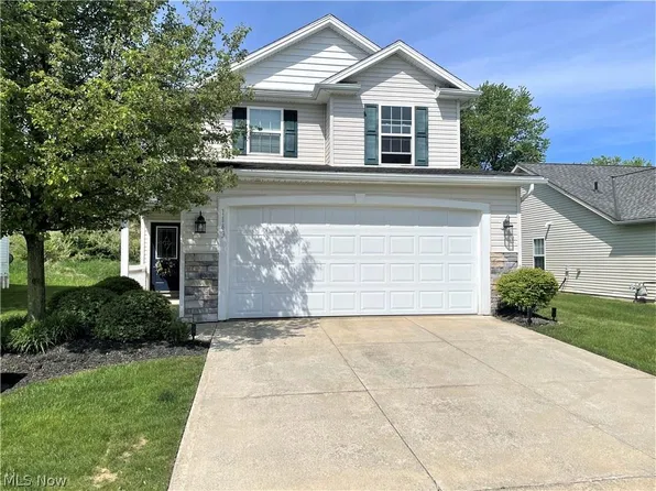 1143 Lighthouse Pointe Dr, Painesville, OH 44077