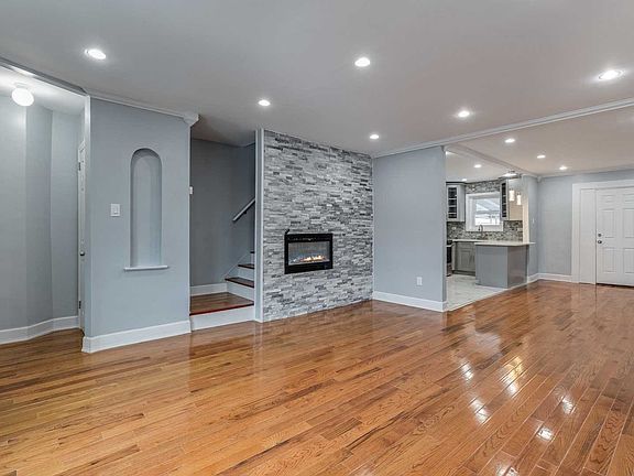 5th image of 22515 Murdock Ave