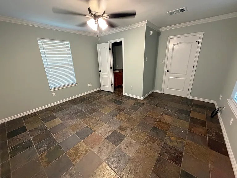 421 W Thomas St — Photo 18
