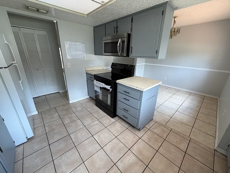 8418 Bottlebrush Ct — Photo 2