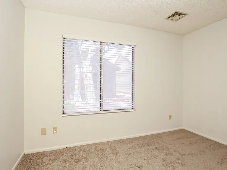 7040 W Olive Ave #20 — Photo 11
