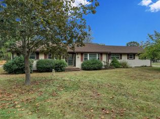 1 West Ct, Morganville, NJ 07751