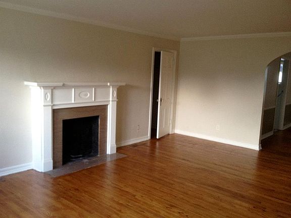 4th image of 839 NW 36th Ter