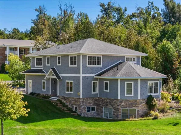 142 Balsam Ave, Petoskey, MI 49770