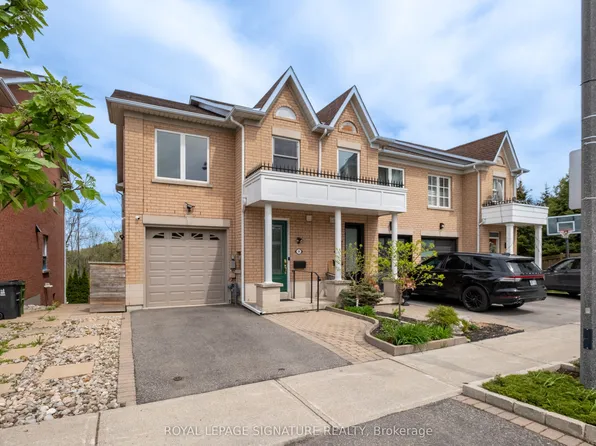98 Dallimore Cir, Toronto, ON M3C 4C5