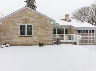 704 S Main St, Belvidere, IL 61008