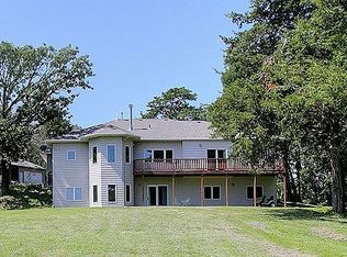 9566 Bay Rd, Louisville, NE 68037