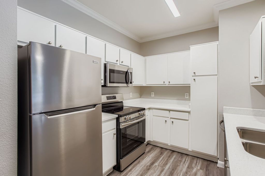 Idlewilde apartments in Houston