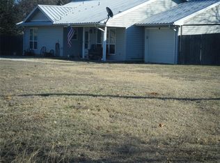 303 Oak St, Nocona, TX 76255