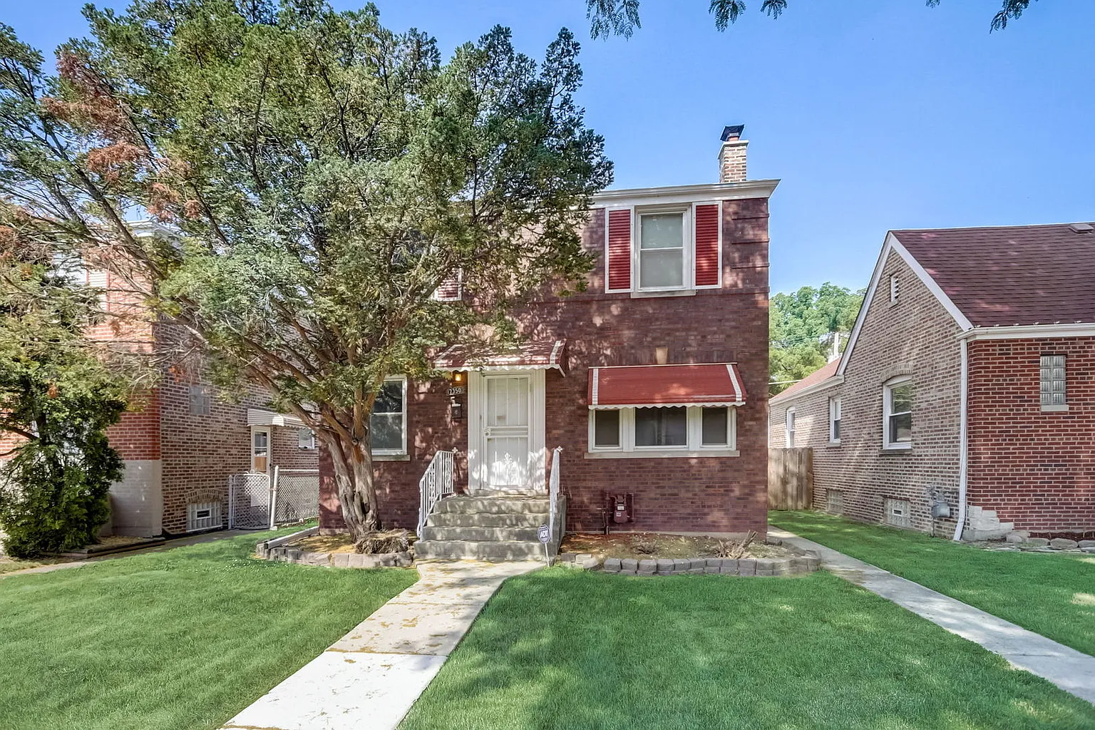 7350 S California Ave photo 1