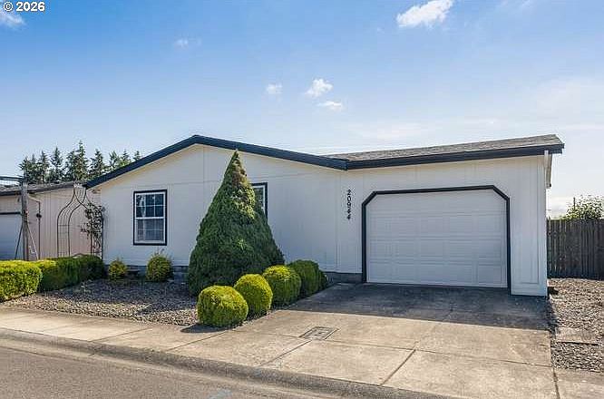 1st image of 20944 Brentwood Ct NE