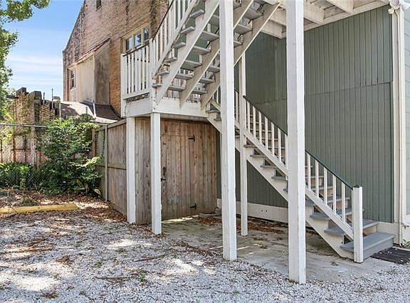3rd image of 2222 Carondelet St APT B