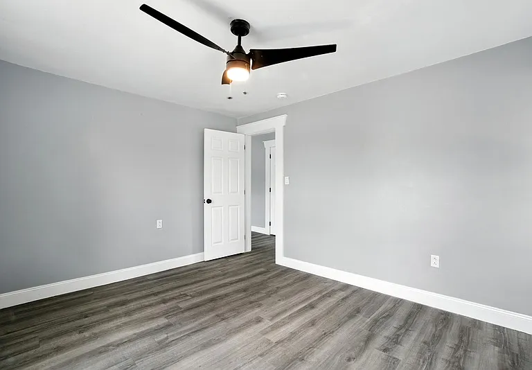656 Florida Ave — Photo 13