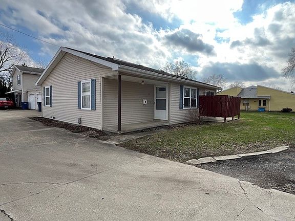 2nd image of 13 Cedar Cir