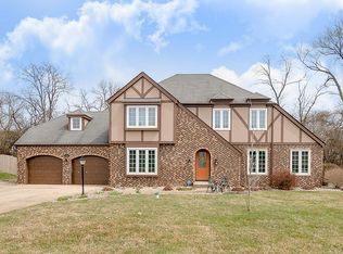 52836 Farmingdale Dr, Granger, IN 46530