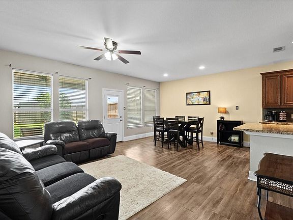 2nd image of 838 San Jacinto Cir