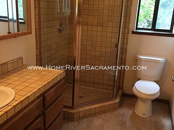5th image of 636 Encina Dr