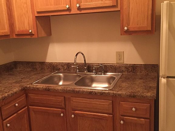 5th image of 10 Tall Pine Dr APT F