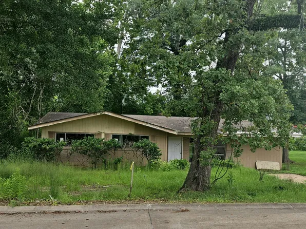 102 Hillcrest Rd, Pineville, LA 71360