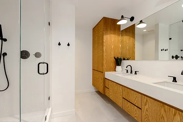 Sold by Building Equity Real Estate LLC | media 19