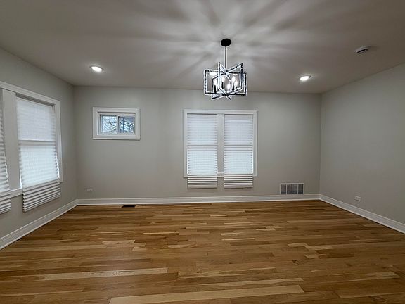 3rd image of 3376 Maryland St