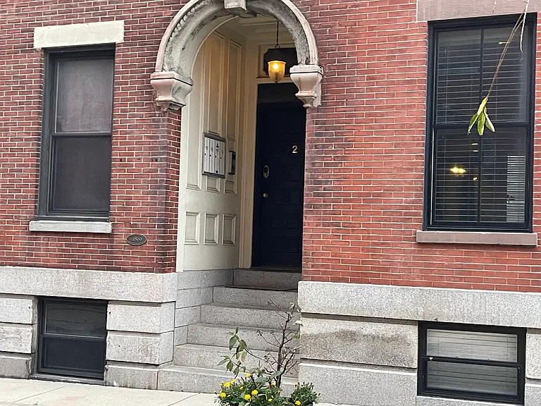 2 Harvard Pl #2 — Photo 6