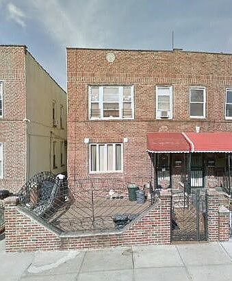 1st image of 2424 26th St