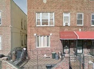 2424 26th St, Astoria, NY 11102