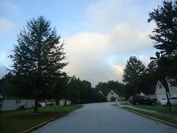 4th image of 4372 Beaverton Cir