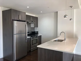 12-15 Broadway, #506