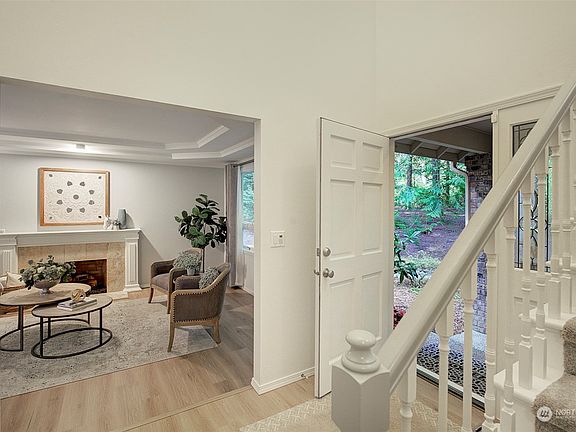 5th image of 810 238th Avenue NE