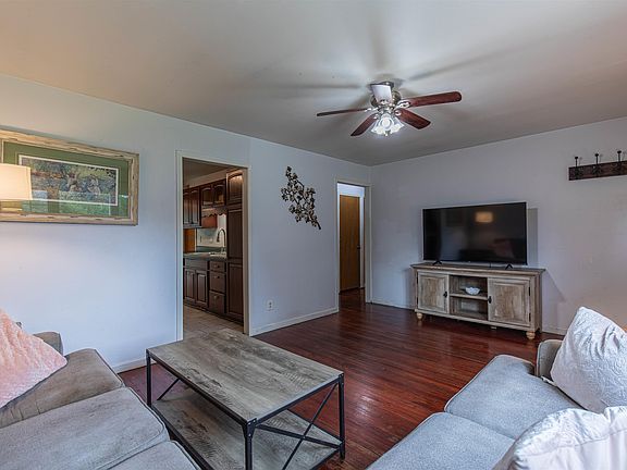 4th image of 1412 Meriden St