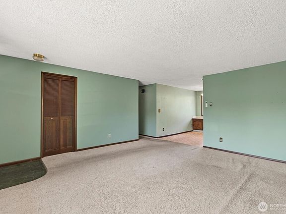 4th image of 4724 Windemere Street