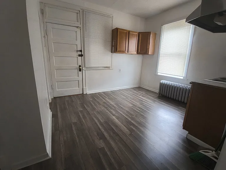 2542 W 64th St #1 — Photo 6