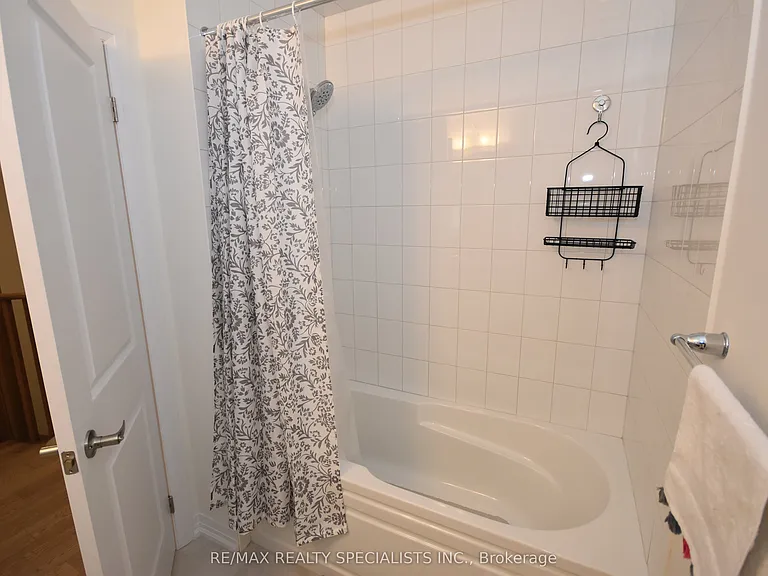 12 Velvet Way — Photo 27