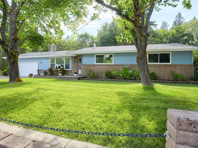364 Genverna Gln, Grants Pass, OR, 97527