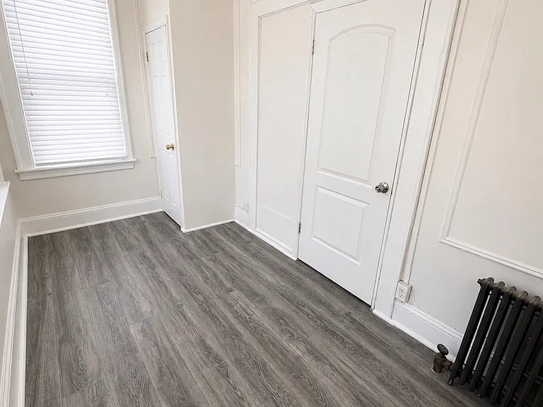 413-415 Lyons Ave #1 — Photo 8