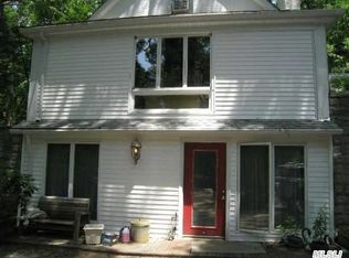 19 Fort Salonga Rd, Fort Salonga, NY 11768