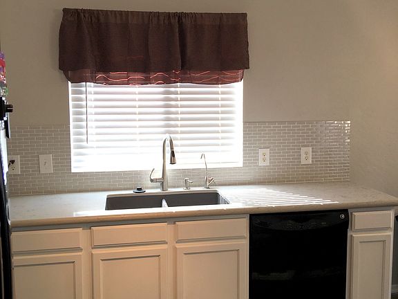 3rd image of 2450 E Oxford Ct