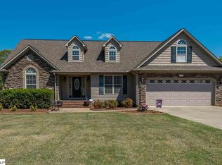 647 Secretariat Dr, Boiling Springs, SC 29316