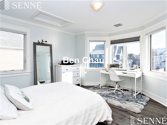 4th image of 15 Hennery Way #15B