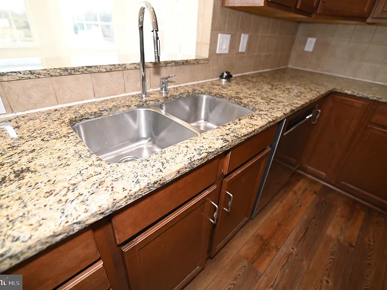 7001 Chaptico Ct — Photo 48
