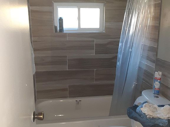 2nd image of 9 Pinnacle St